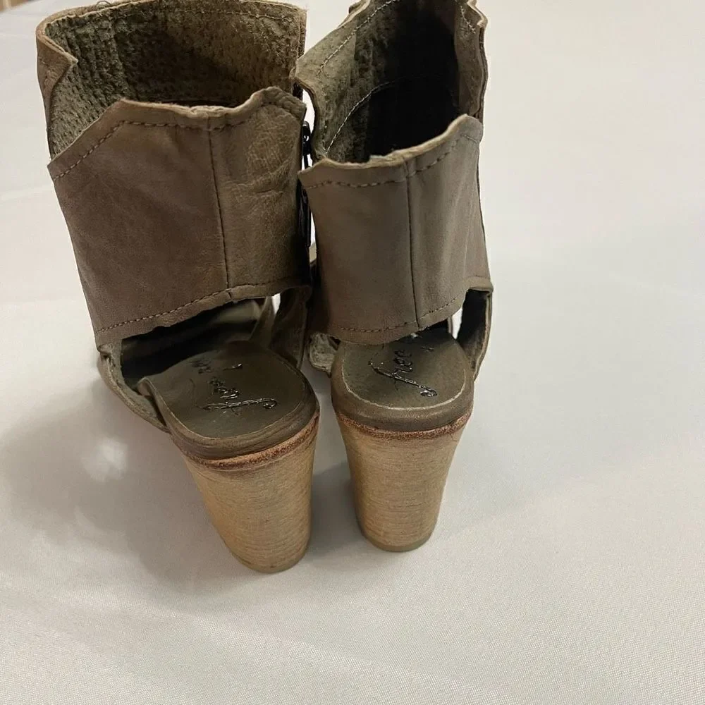 Free People Effie Taupe Leather Peep Toe Ankle Heels Sandal Bootie Size 38 US 8